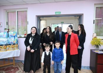 Leyla Əliyeva Tiranada uşaq evini və Universitet Xəstəxana Mərkəzini ziyarət edib