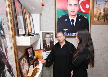 Leyla Əliyeva Vətən Müharibəsi Qəhrəmanı Şahin Allahyarovun ailəsini ziyarət edib