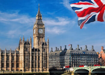 İki Azərbaycan vətəndaşı Böyük Britaniyanın fəxri mükafatına layiq görüldü