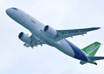Çin təyyarə istehsalçısı Boeing və Airbus ilə rəqibdir