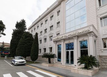 Yol polisi yük avtomobili sürücülərinə müraciət edib