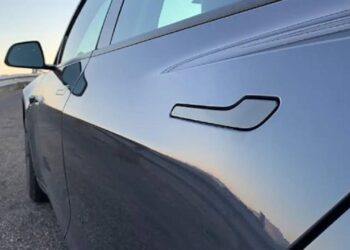 Çin təhlükəsizlik səbəbi ilə gizli qapı tutacaqlarını qadağan edir