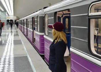 Bakı metrosunda şüşə arakəsmələrin quraşdırılması mümkün deyil – AÇIQLAMA