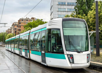 Bakıya tramvay qayıdır: 300 sərnişinlik relsli nəqliyyat istifadəyə veriləcək
