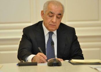 Baş nazir Sərəncam imzaladı