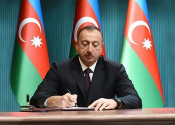 Prezident onlara xüsusi təqaüdlər verdi