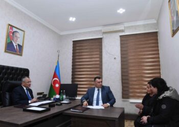 Rövşən Rzayev vətəndaşları qəbul edib
