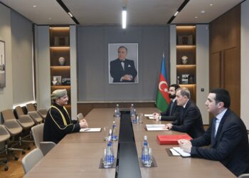 Ceyhun Bayramov Omanın qeyri-rezident səfirini qəbul edib