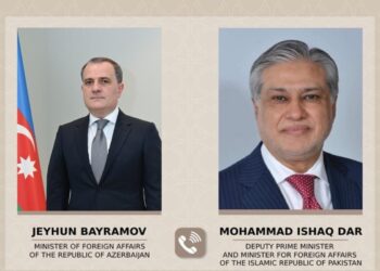 Ceyhun Bayramov pakistanlı həmkarı ilə cari regional təhlükəsizlik vəziyyətini müzakirə edib