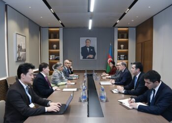 Ceyhun Bayramov BMT-nin Məskunlaşma Proqramının icraçı direktoru ilə görüşüb