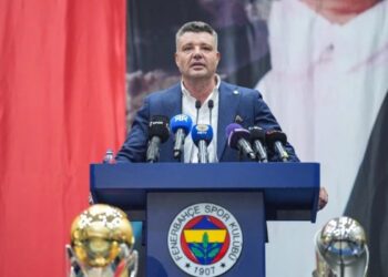 “Fənərbaxça”nın prezidenti Sadettin Saran yol qəzasına düşüb
