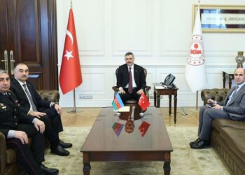 Türkiyənin daxili işlər naziri Azərbaycan səfiri ilə görüşdü