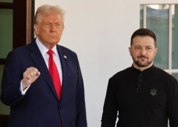 Zelenski Trampı ona təzyiq göstərməməyə çağırıb