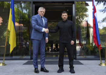 Zelenski Fitso ilə görüşün Ukraynada keçirilməsini istəyir