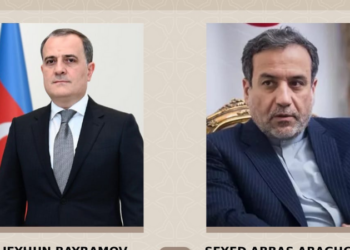 İranın xarici işlər naziri Ceyhun Bayramova zəng etdi