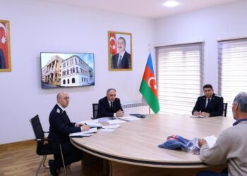 Baş prokuror Kürdəmirdə vətəndaşları qəbul edib