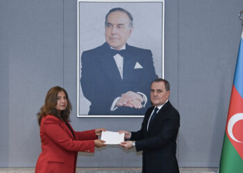 Ceyhun Bayramov Kolumbiyanın Azərbaycandakı yeni səfirini qəbul etdi
