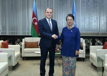 Ceyhun Bayramov BMT rəsmisi ilə görüşdü