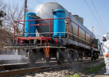Dəmir yolu zolaqlarında alaq otlarına qarşı mübarizə aparılır