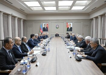 Baş nazir müşavirə keçirib, leysan yağışların vurduğu ziyanla bağlı tapşırıqlar verilib