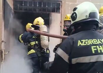 Bakıda internat məktəbinin yataqxanasında yanğın baş verib – VİDEO