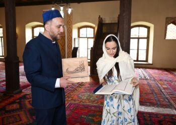 Leyla Əliyeva və Arzu Əliyeva Şəkidə Xan məscidini ziyarət ediblər