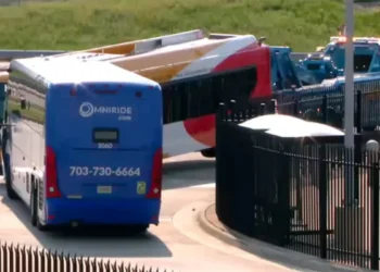 Pentaqon yaxınlığında iki avtobus toqquşub, azı 23 nəfər xəsarət alıb