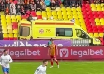 Rusiyada futbol matçı zamanı tribunada azarkeş həyatını itirib