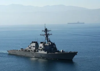 Media: “USS Higgins” esminesində yanğın baş verib
