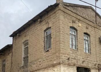 Bakıxanovun doğulduğu evin bir hissəsi uçdu – VİDEO