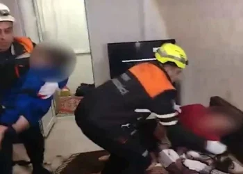 Köməksiz vəziyyətdə qalan azyaşlı xilas edildi – Video