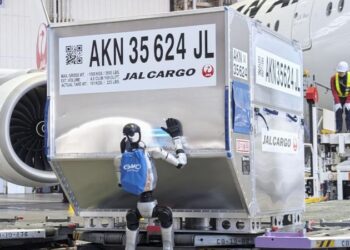 Yaponiyada hava limanındakı baqaj humanoid robotlara həvalə olunur