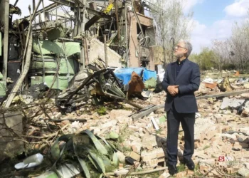 İranda 30-dan çox universitet bombalanıb, 60 tələbə ölüb