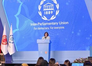 Sahibə Qafarova İstanbulda Qadın Parlamentarilər Forumunda çıxış edib