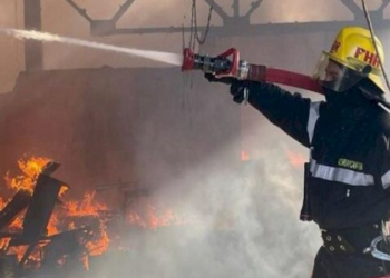 Sabunçuda bir otaqlı evdə yanğın oldu