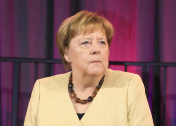 Merkel Rusiya ilə danışıqlar aparmaq üçün AB-nin namizədi ola bilər