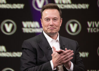 SpaceX tezliklə Maskı dünyanın ilk trilyonçusu edə bilər