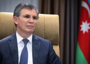 Nə üçün 8 noyabr 9 maydan yüksəkdə dayanır?