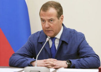 Medvedev Rusiyanın düşmənlərinə xəbərdarlıq etdi