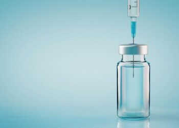 ÜST Ebola ölümlərinin artması fonunda eksperimental peyvəndlərin istifadəsini qiymətləndirir