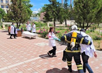 FHN Naxçıvan Tibb Kollecində fövqəladə hallarda davranış qaydaları barədə tədbir keçirib
