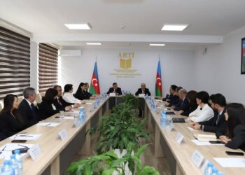 Təhsil İnstitutuna akkreditasiya haqqında şəhadətnamə təqdim edilib