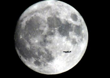 SpaceX raketi Aya çırpılmaq üzrədir