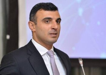 Baş bankirdən maaş alanlara müjdə