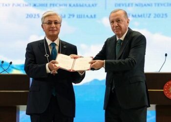 Qazaxıstanda Ərdoğana dövlət ordeni verildi