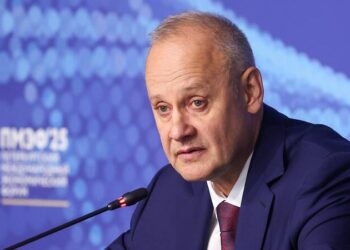 Rusiya rəsmisi: ABŞ Ukrayna üzrə danışıqlardan çıxmağa çalışır