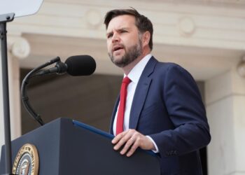 Vens: İran Fars körfəzi ölkələrindən xarici investisiyalara ümid edə bilər