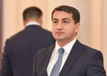 Hikmət Hacıyev Makronun müşaviri ilə Azərbaycan–Fransa əlaqələrinin vəziyyətini nəzərdən keçirib