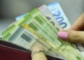 Müəllimlərin orta aylıq maaşı 1145 manat oldu