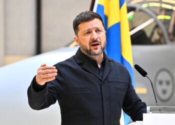 Zelenskiyə Belarusa hücum etməməklə bağlı xəbərdarlıq edilib